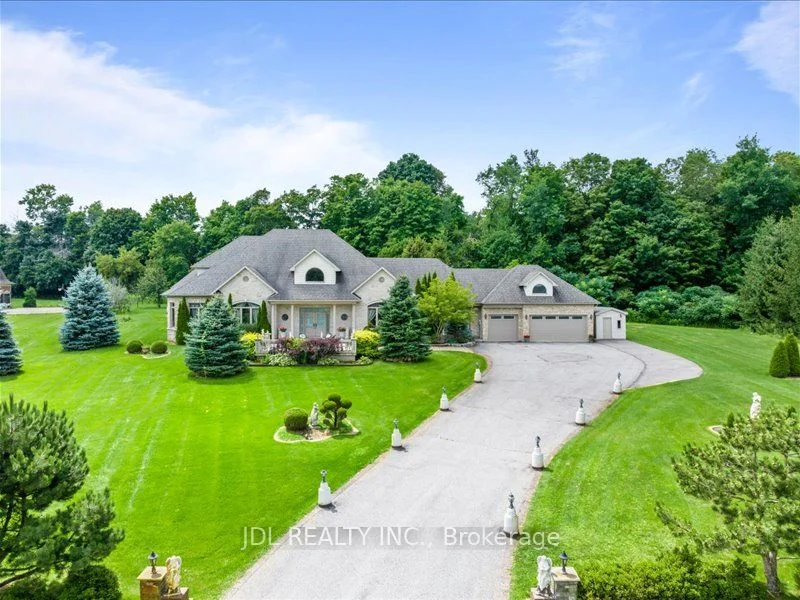 15 Lake Woods Drive, Whitchurch-stouffville, On L4a 1p9