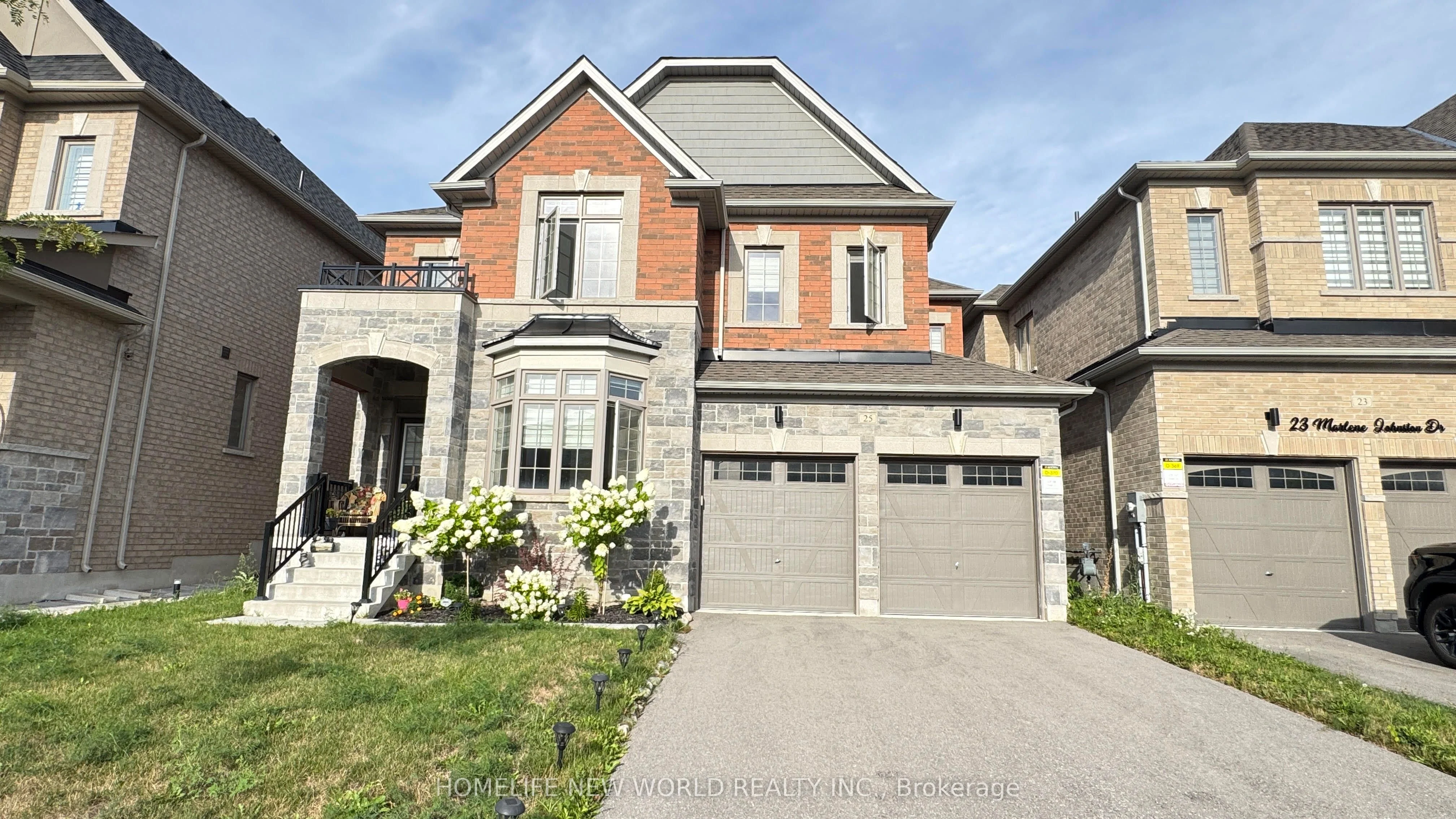 25 Marlene Johnston Drive, East Gwillimbury, ON L9N 0W7