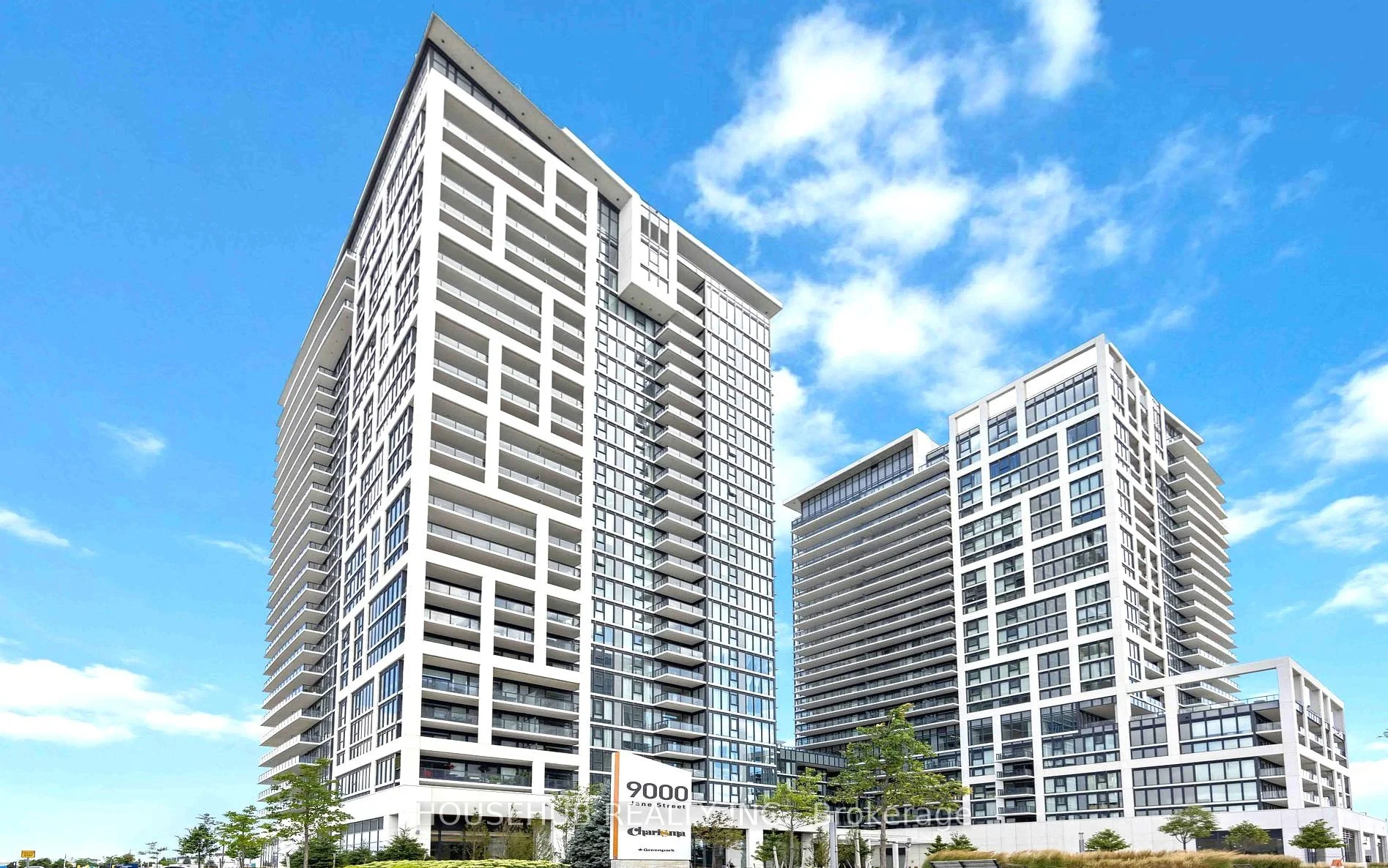 Condo Apartment in Vaughan