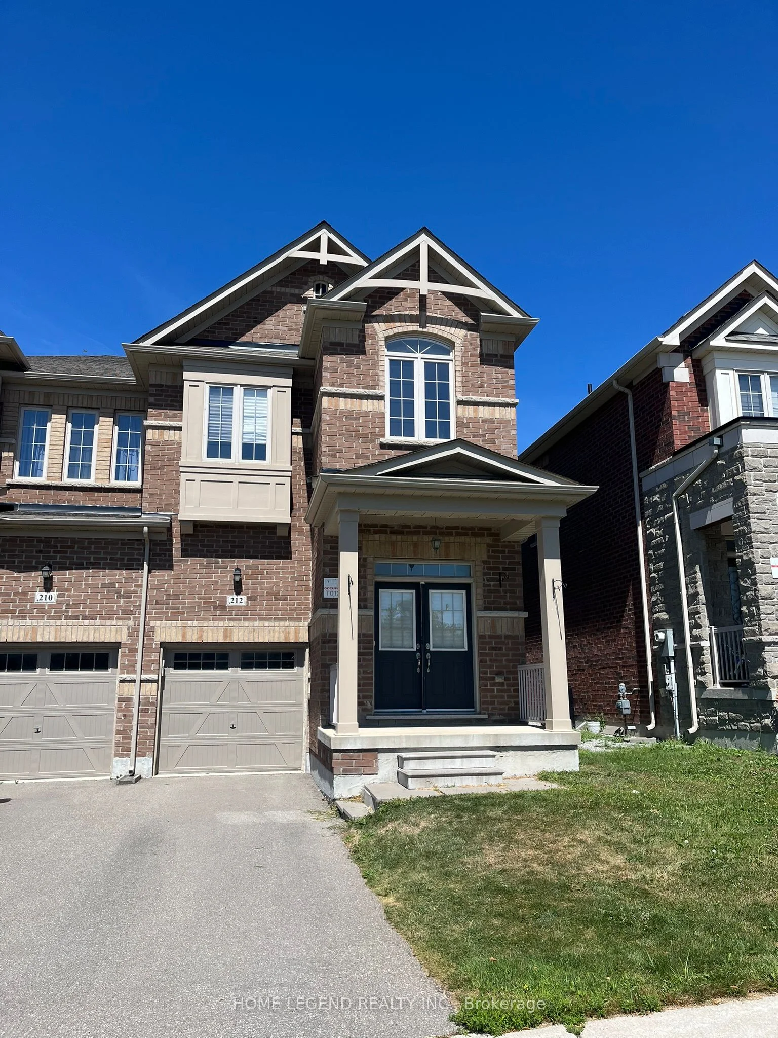 Att/Row/Townhouse in Aurora