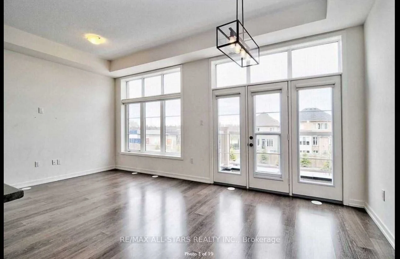 17 Cornerbank Crescent, Whitchurch-Stouffville, ON L4A 1X1