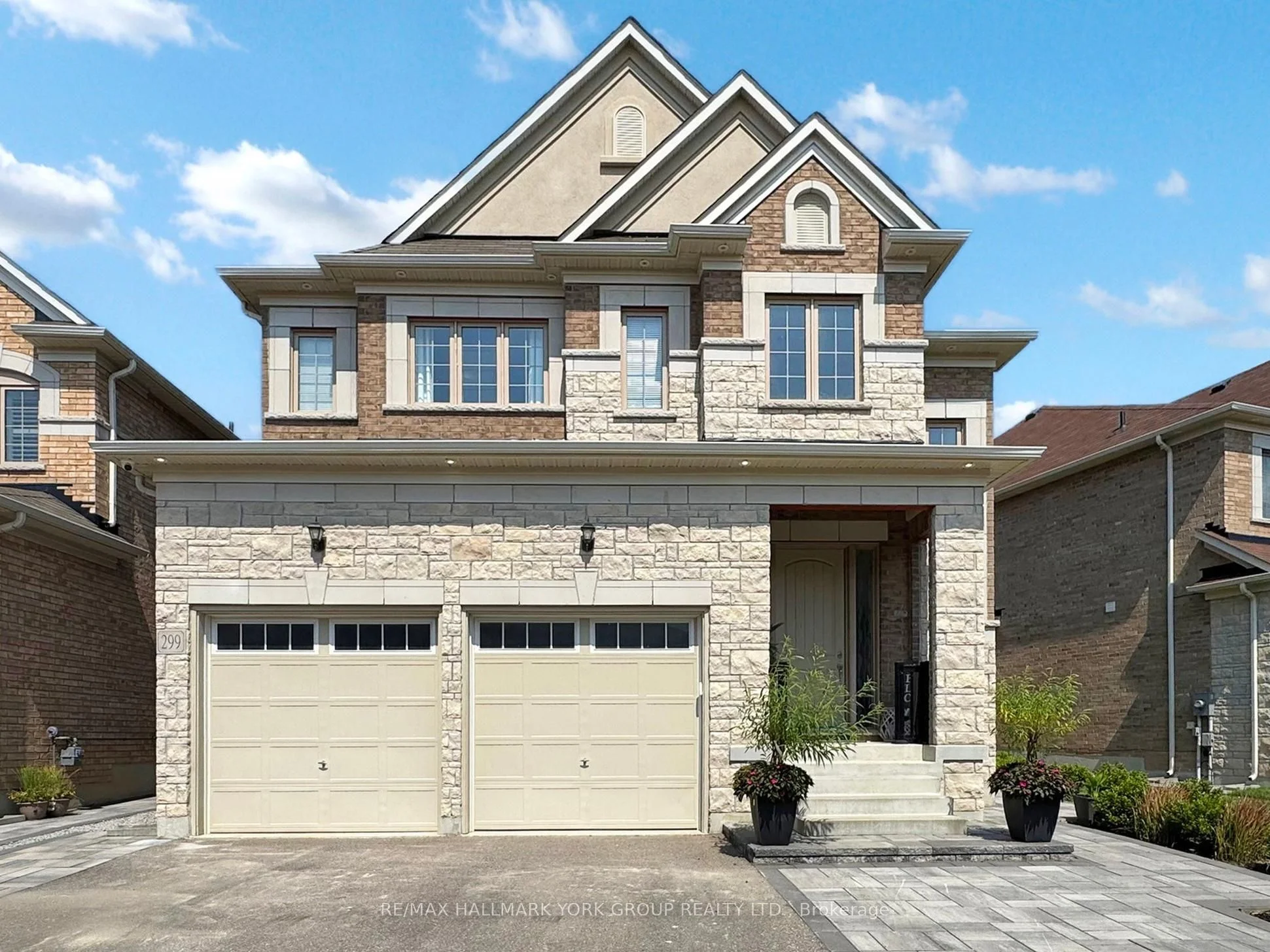 299 Mickleburgh Drive, Newmarket, ON L3X 0K1