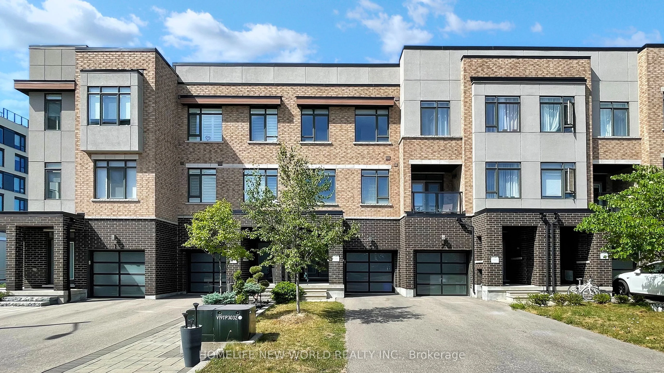 Att/Row/Townhouse in Vaughan