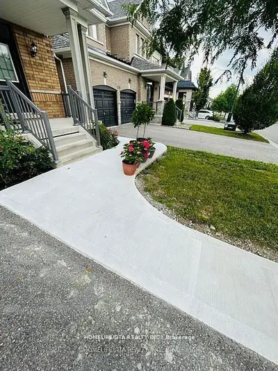 Duplex in Vaughan