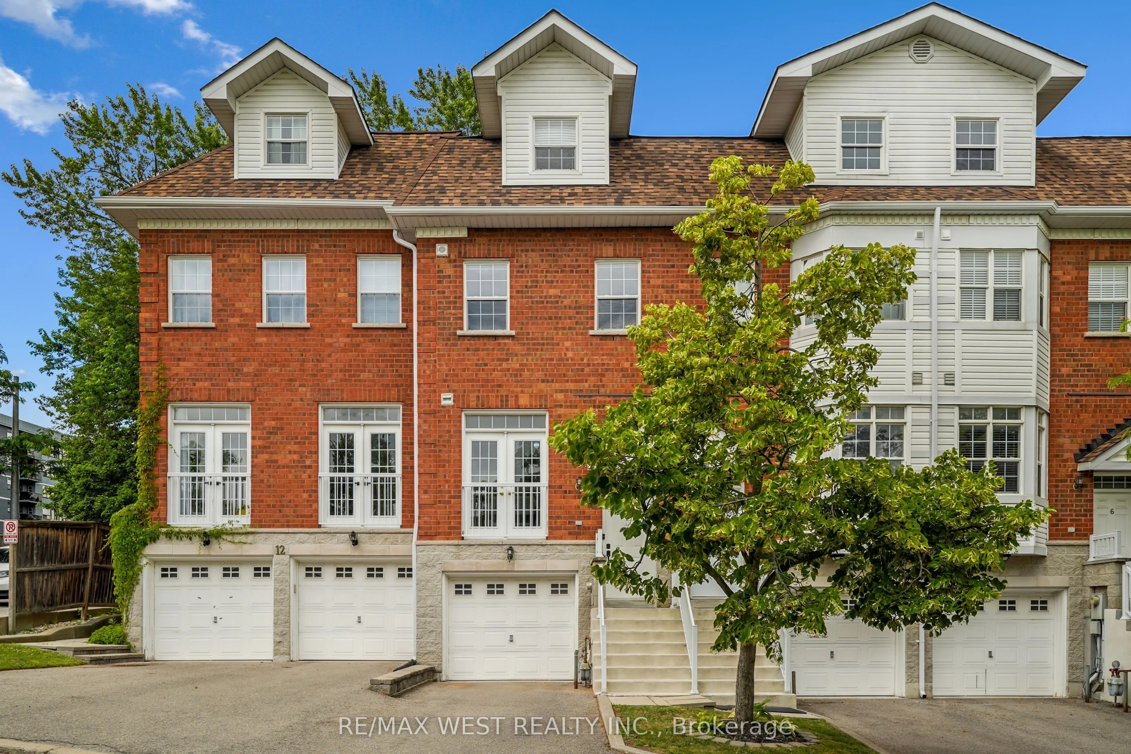 Condo Townhouse in Aurora