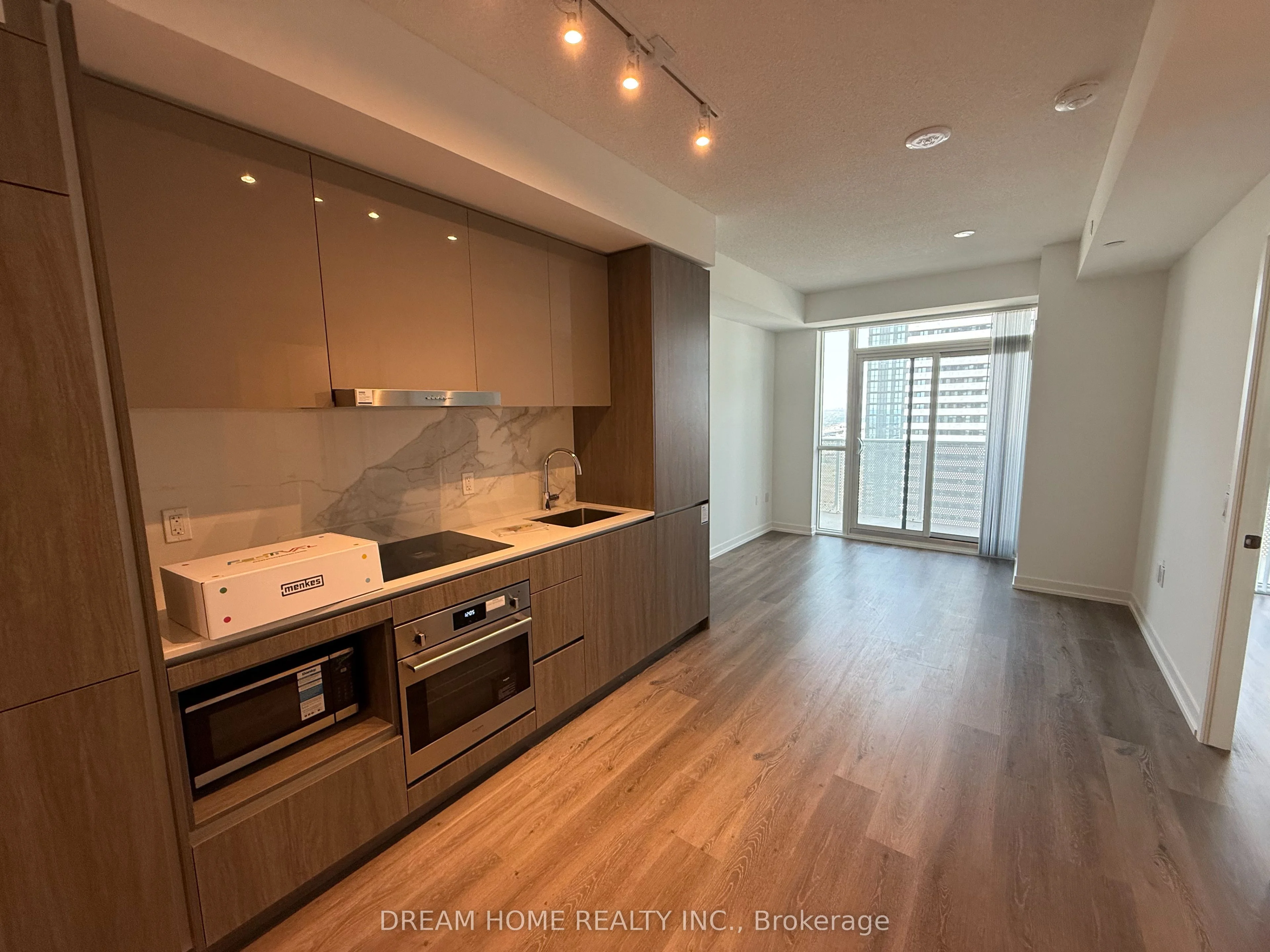 Condo Apartment in Vaughan