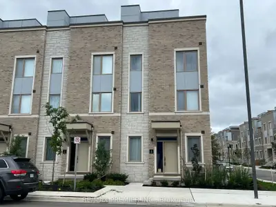 Condo Townhouse in Vaughan