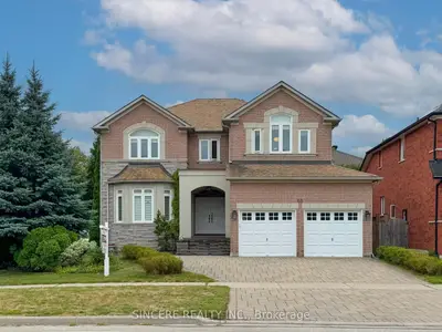 Detached in Richmond Hill