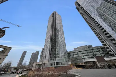 Condo Apartment in Vaughan