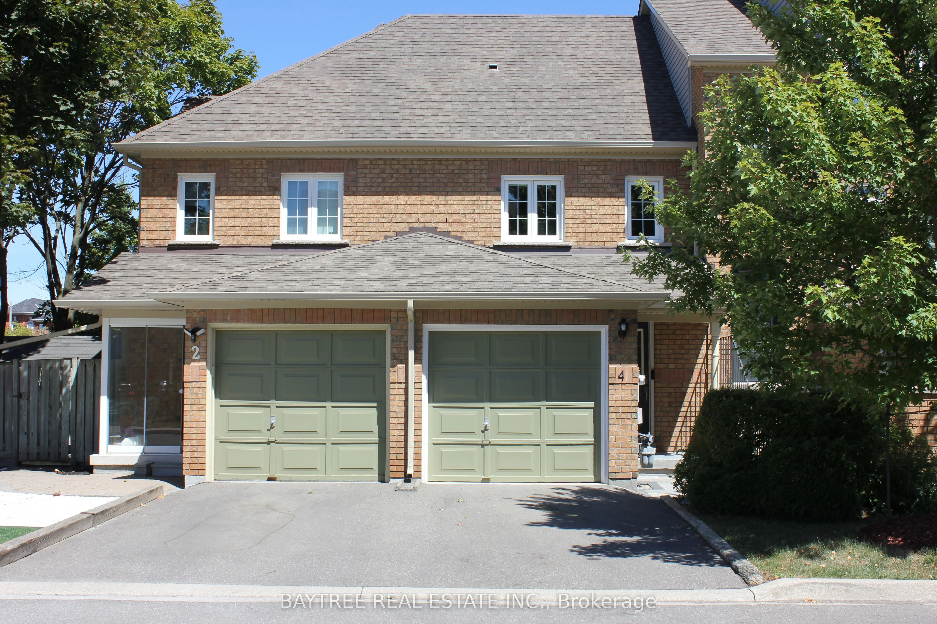 Condo Townhouse in Vaughan