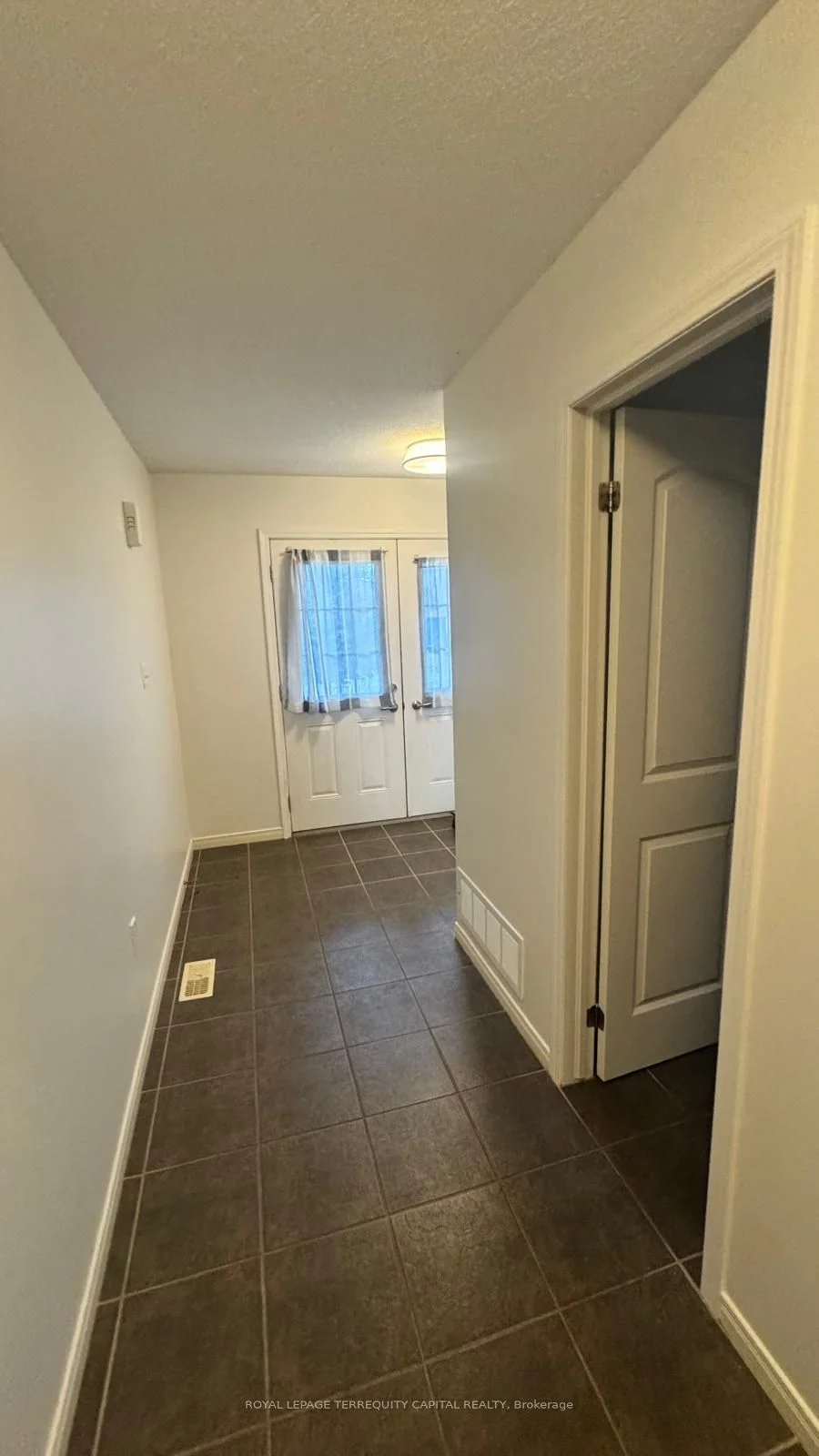 1225 Laurand Street Main, Innisfil, ON L9S 0E6