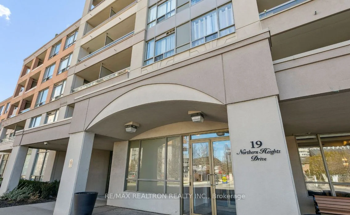 19 Northern Heights Drive 405, Richmond Hill, On L4b 4m4