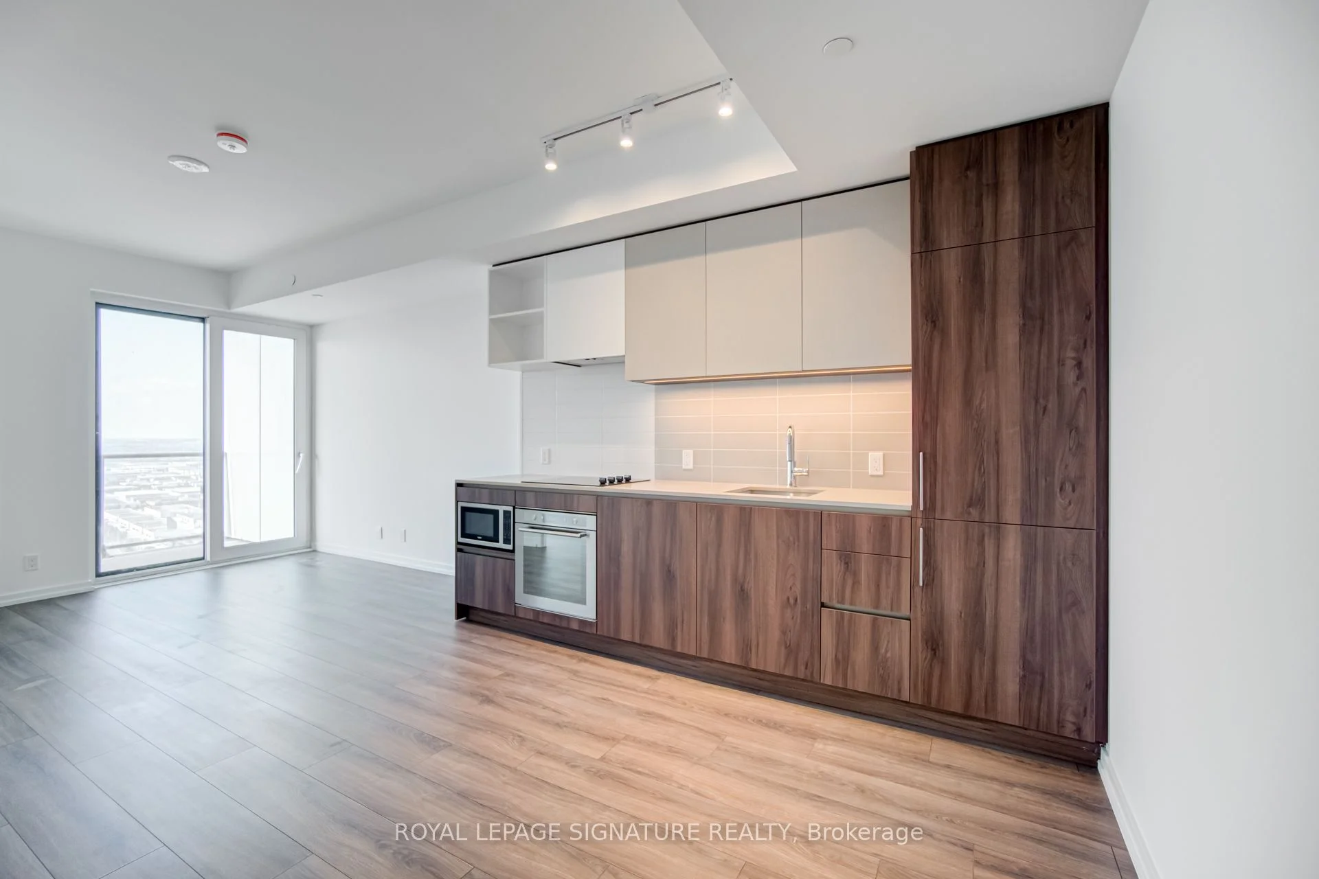 1000 Portage Parkway 4715, Vaughan, ON L4K 0L1