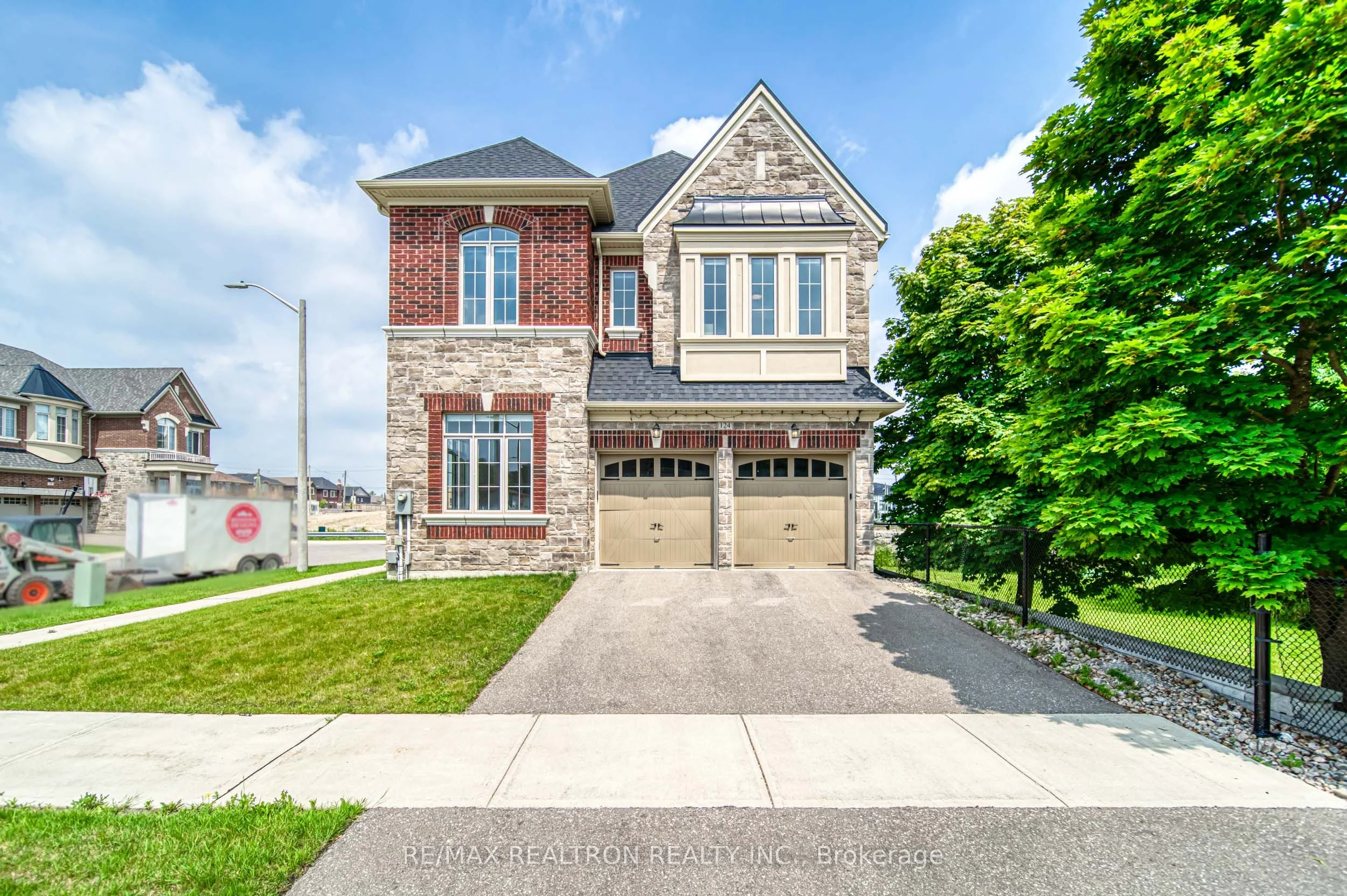 124 Wellspring Avenue, Richmond Hill, ON L4E 1G3
