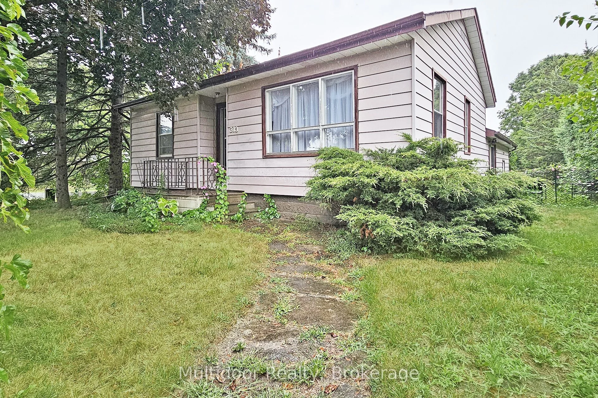 313 Christopher Street, East Gwillimbury, ON L9N 1K4