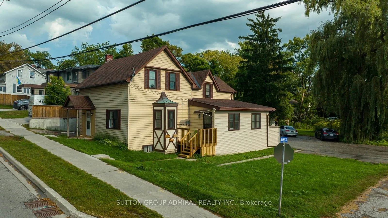 644 Srigley Street, Newmarket, ON L3Y 1W9