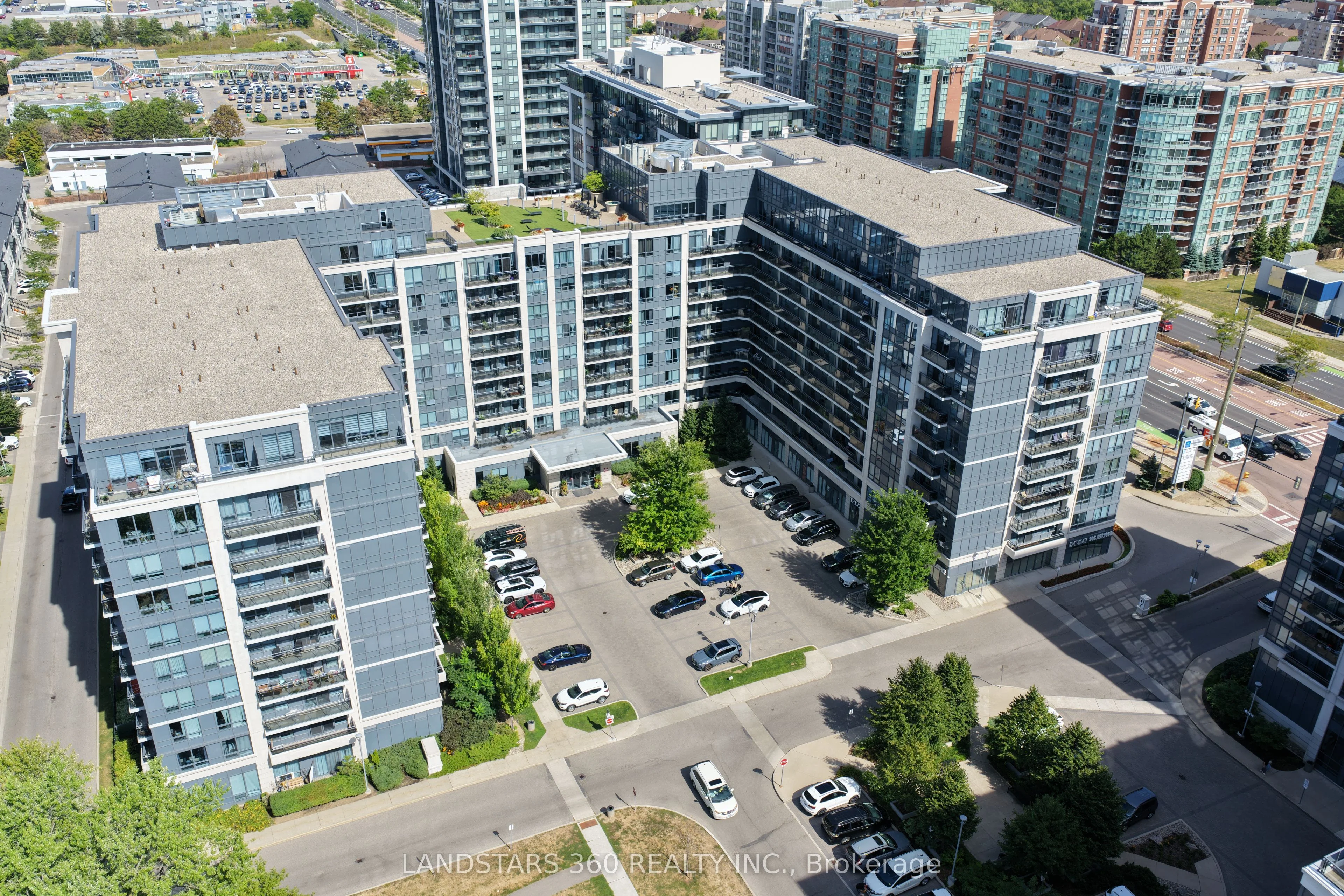 Condo Apartment in Richmond Hill