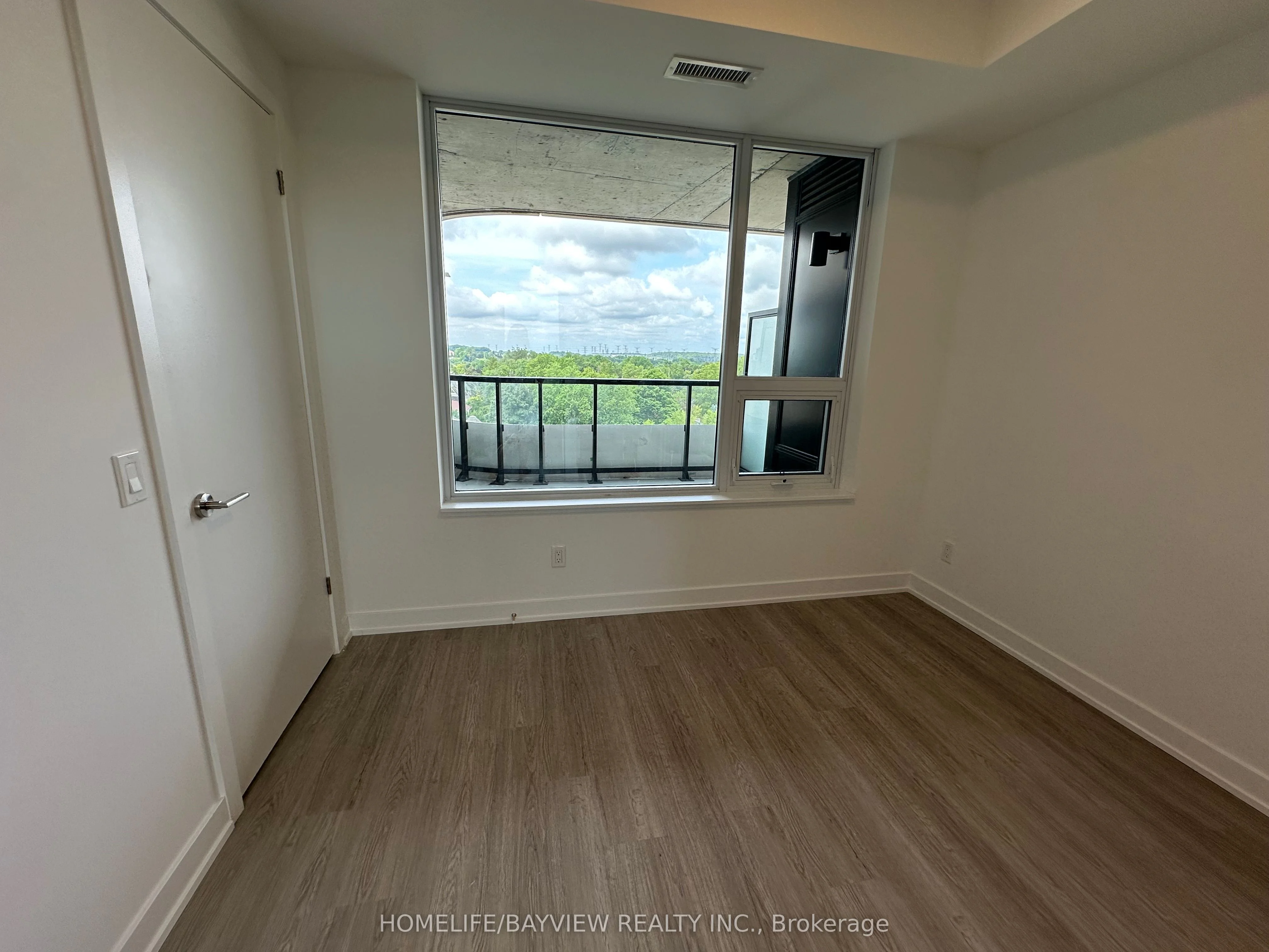 8188 Yonge Street 726, Vaughan, ON L4J 1W5