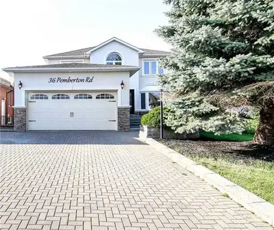 Detached in Richmond Hill