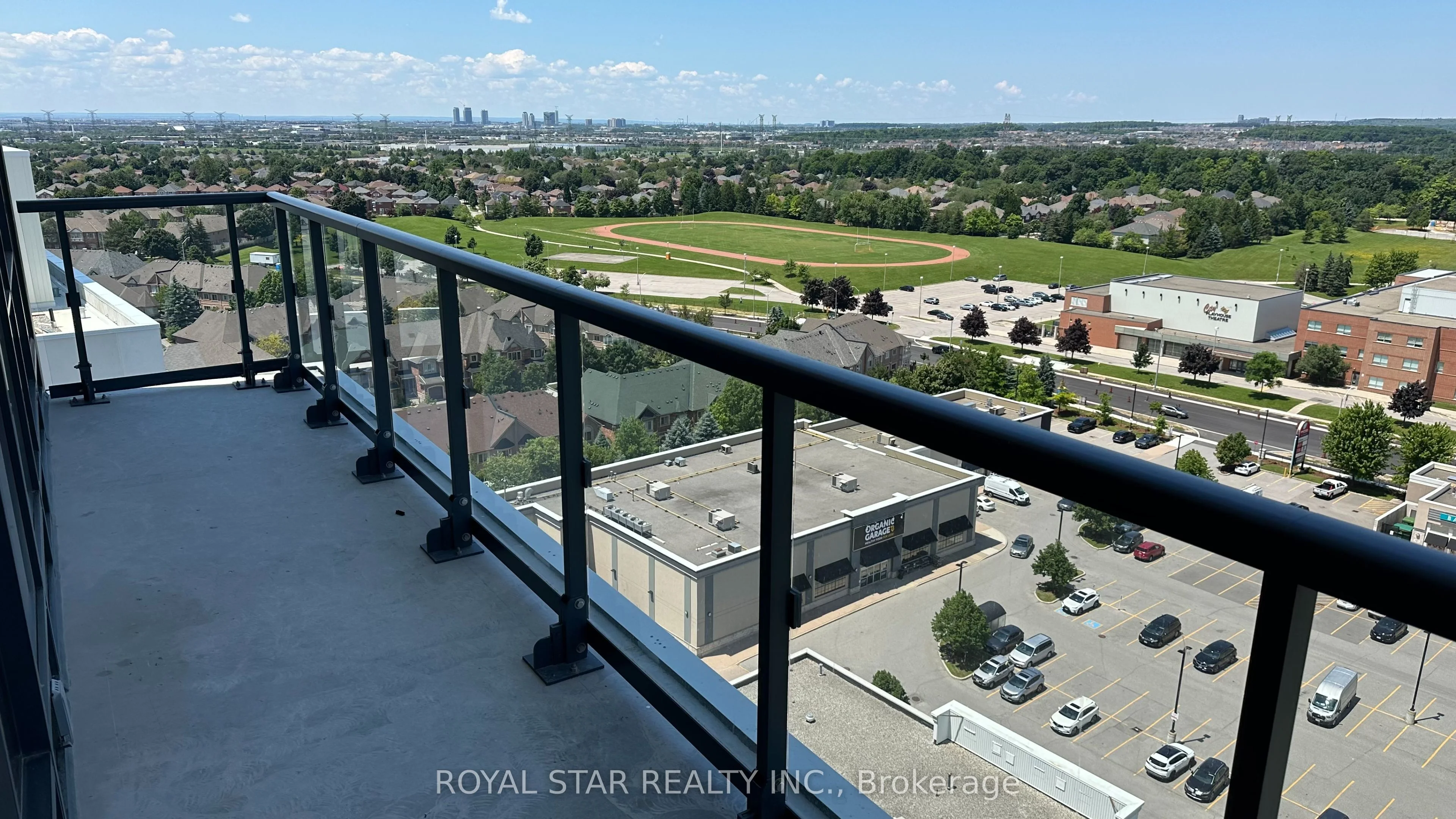 Condo Apartment in Vaughan