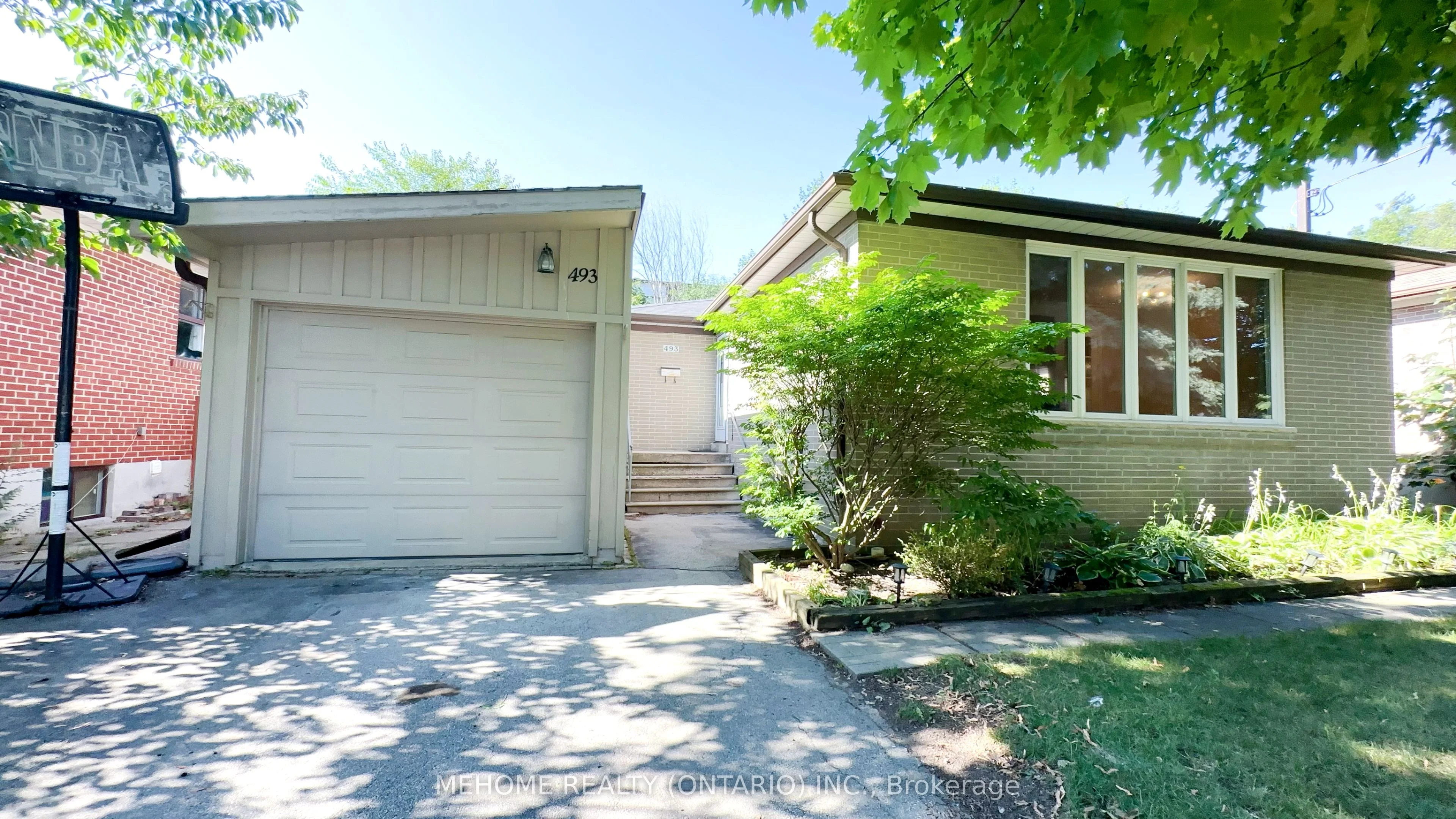 493 Lynett Crescent, Richmond Hill, ON L4C 2V8