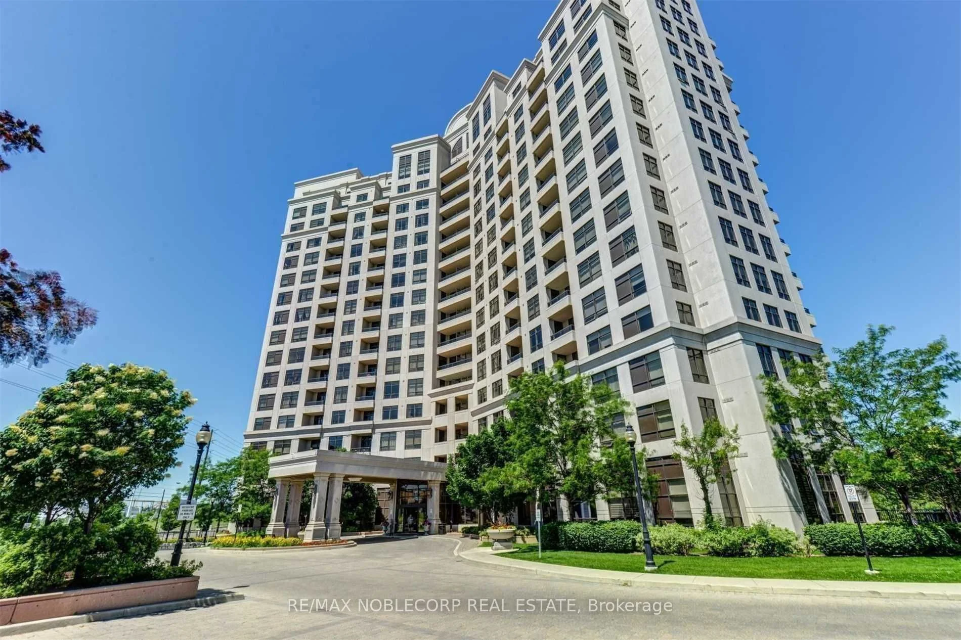 9225 Jane Street 302, Vaughan, ON L6A 0J7