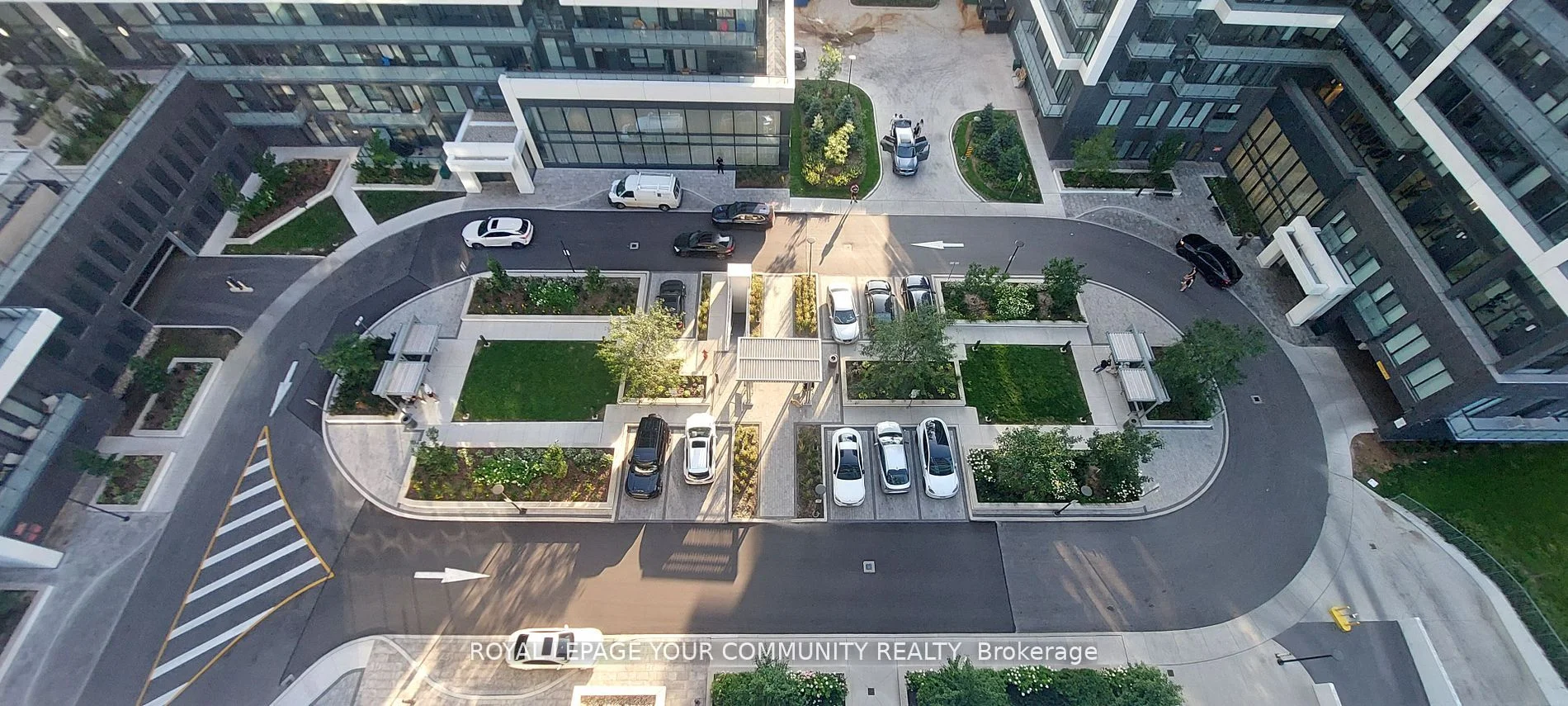 75 Oneida Crescent 1212, Richmond Hill, On L4b 0h3