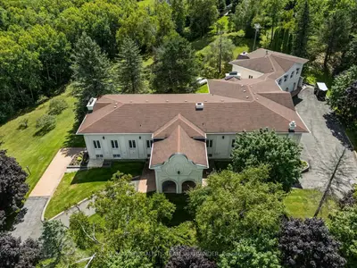 Detached in King