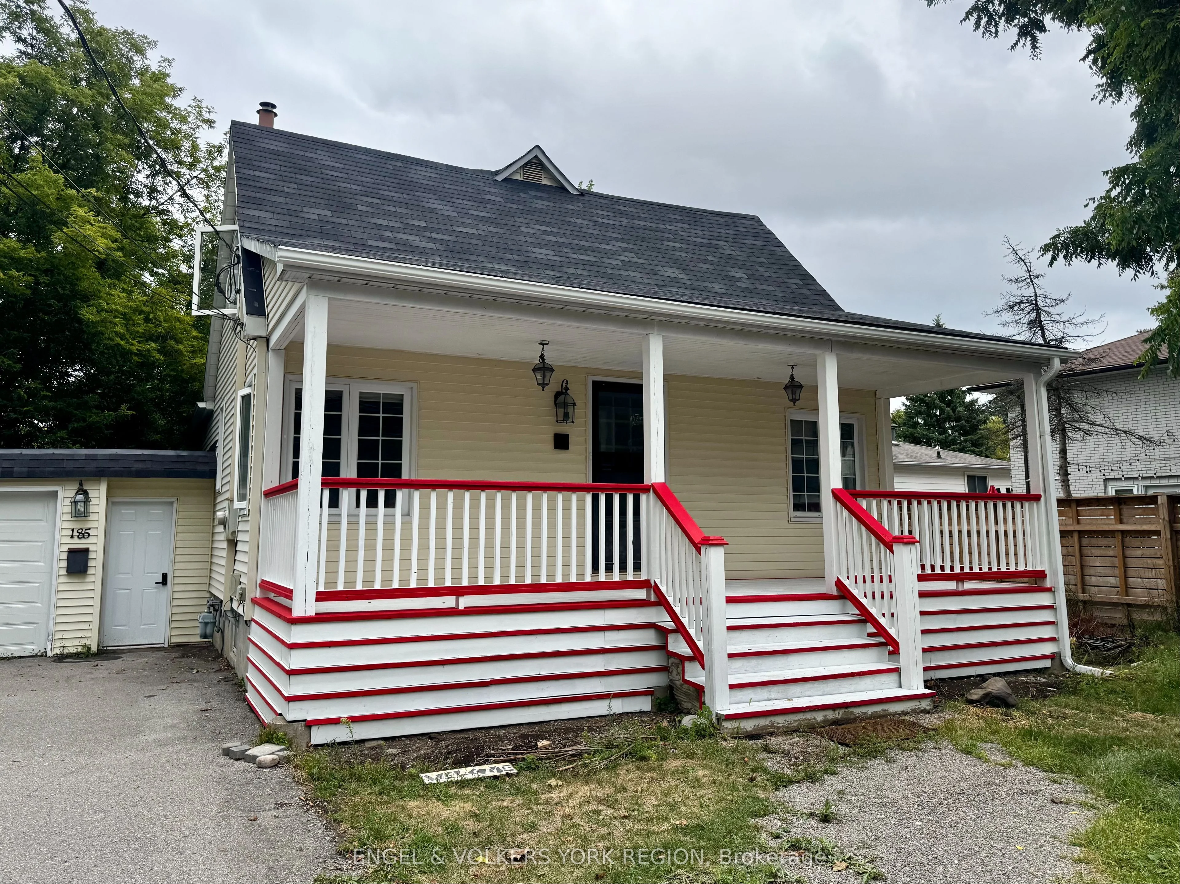 185 Rumble Avenue Main, Richmond Hill, ON L4C 4T3