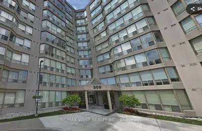 Condo Apartment in Richmond Hill