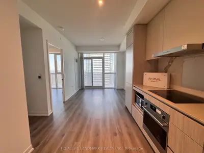 Condo Apartment in Vaughan