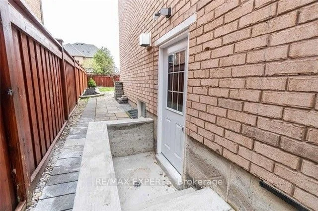 11 Amy Wood Road Bsmt, Vaughan, ON L4H 2Z3