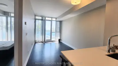 Condo Apartment in Richmond Hill