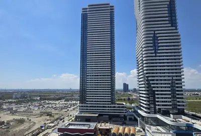 Condo Apartment in Vaughan