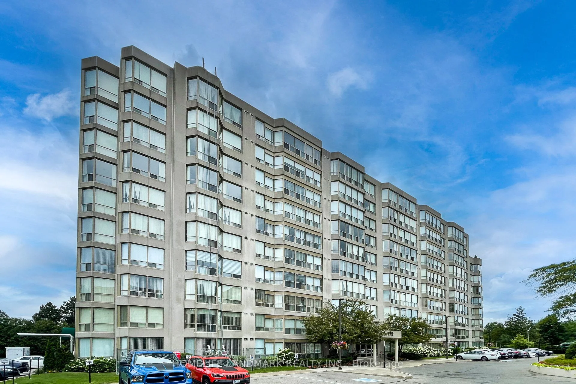 175 Cedar Avenue #302, Richmond Hill, On L4c 9v3
