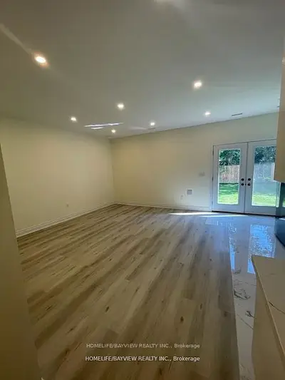 Semi-Detached in Richmond Hill