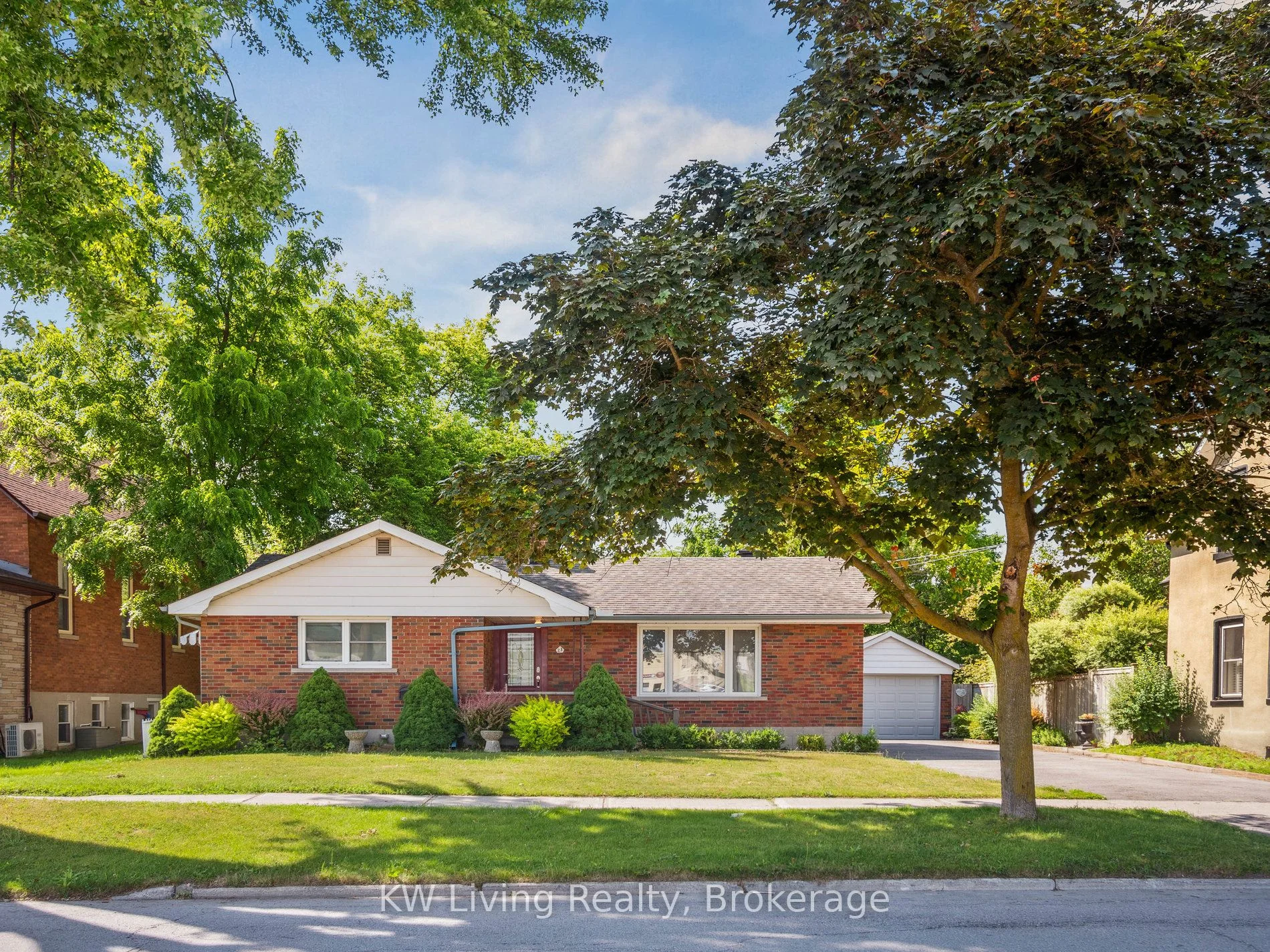 23 Wellington Street E, New Tecumseth, ON L9R 1G8