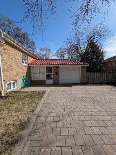 Detached in Richmond Hill