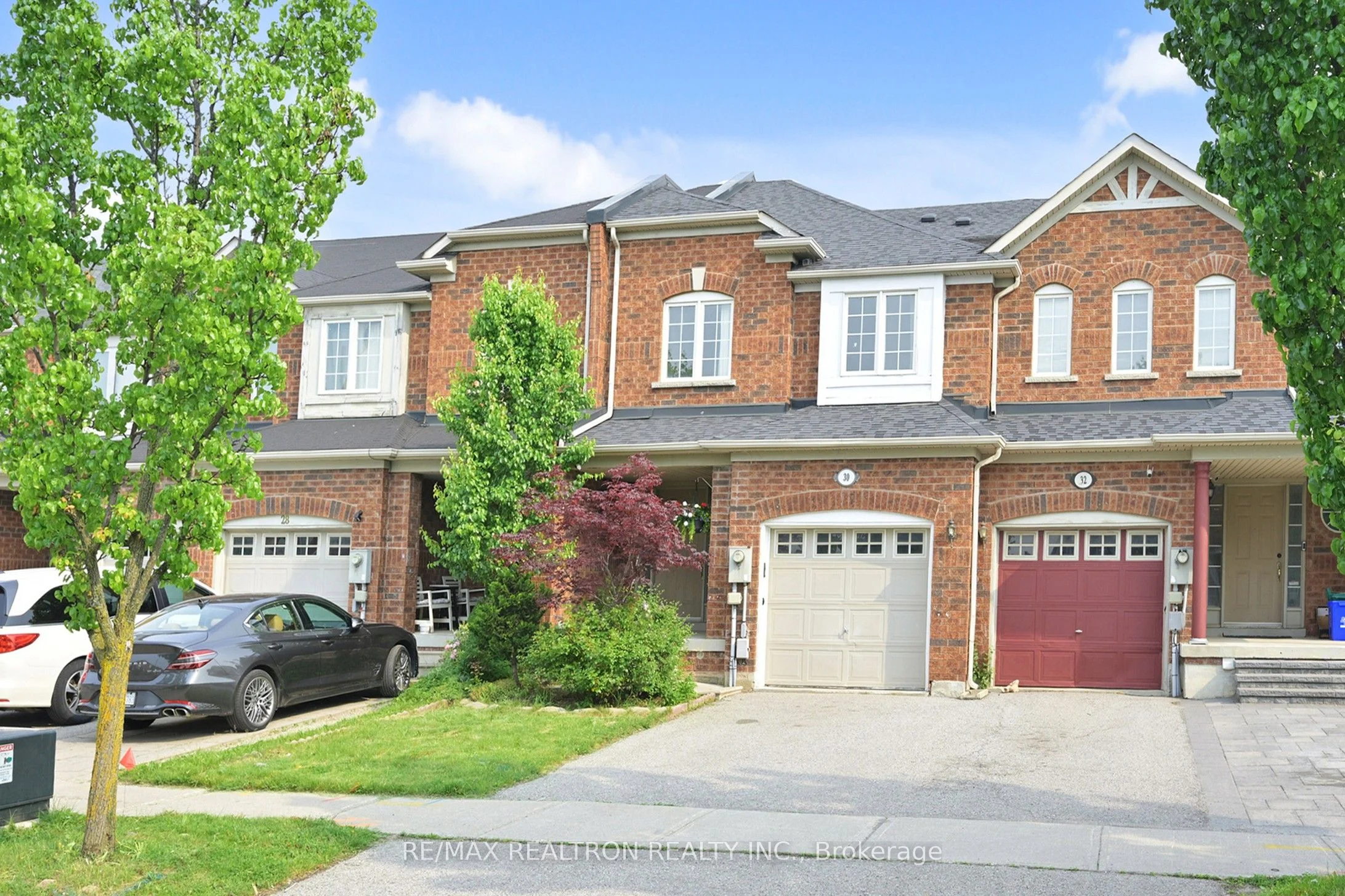 Att/Row/Townhouse in Richmond Hill
