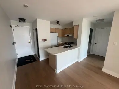 Condo Apartment in Richmond Hill