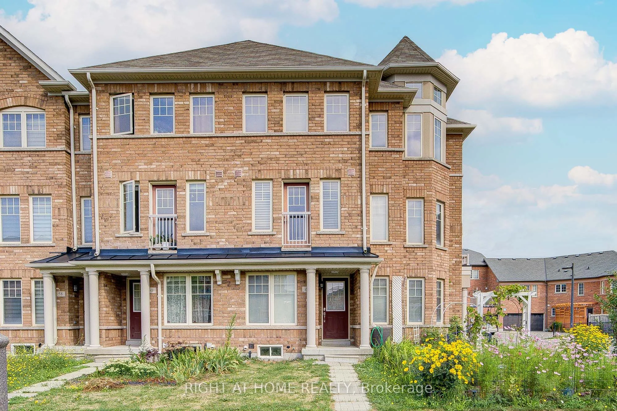 Att/Row/Townhouse in Markham