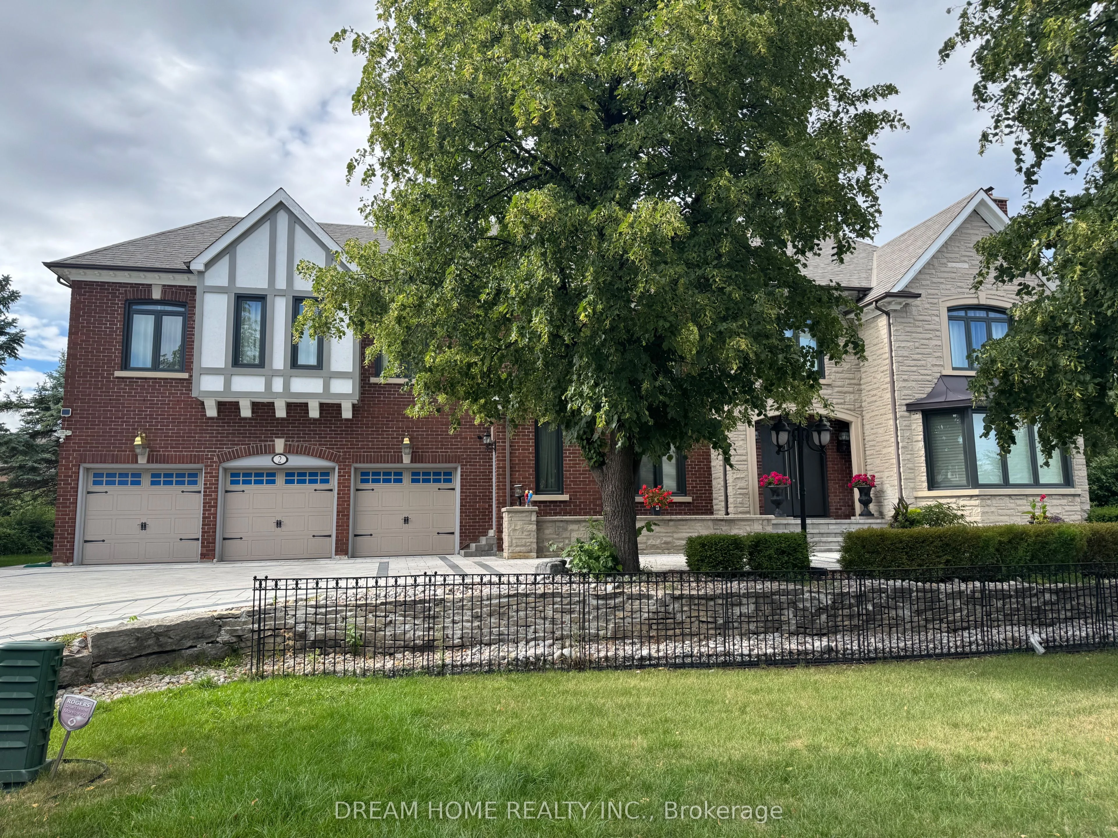 2 Cortina Court Side Unit, Richmond Hill, ON L4B 3G8