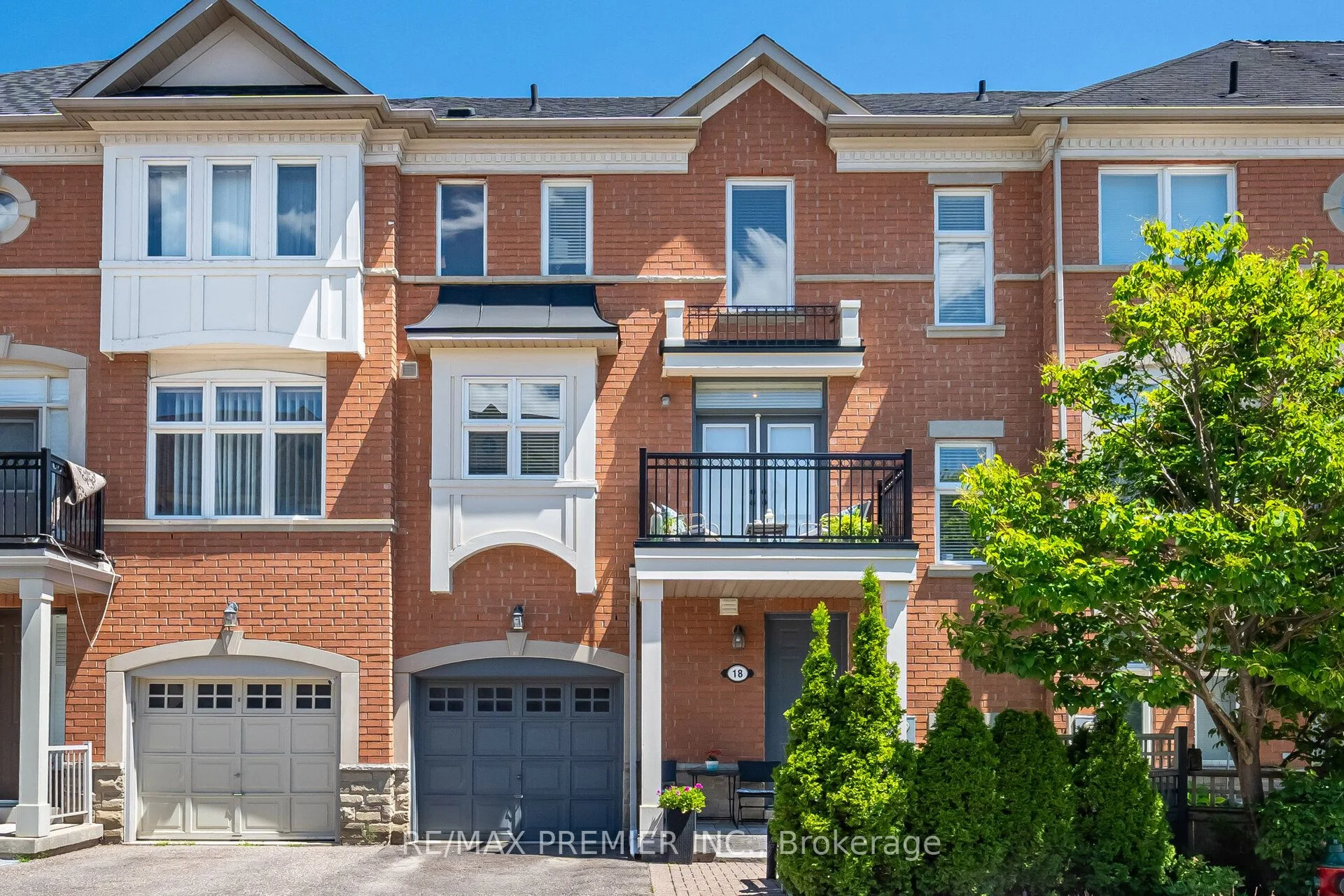 Att/Row/Townhouse in Vaughan