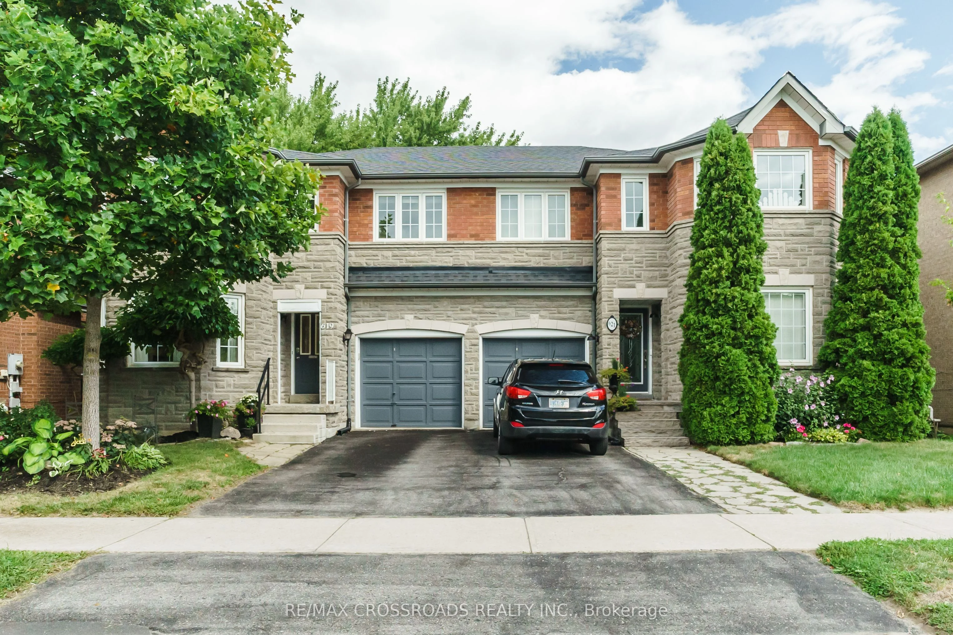 619 Walpole Crescent, Newmarket, ON L3X 2B5