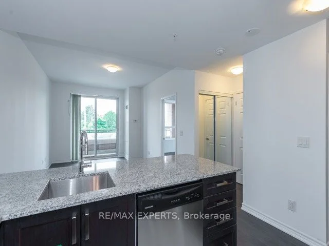 11611 Yonge Street 216, Richmond Hill, ON L4E 3N8