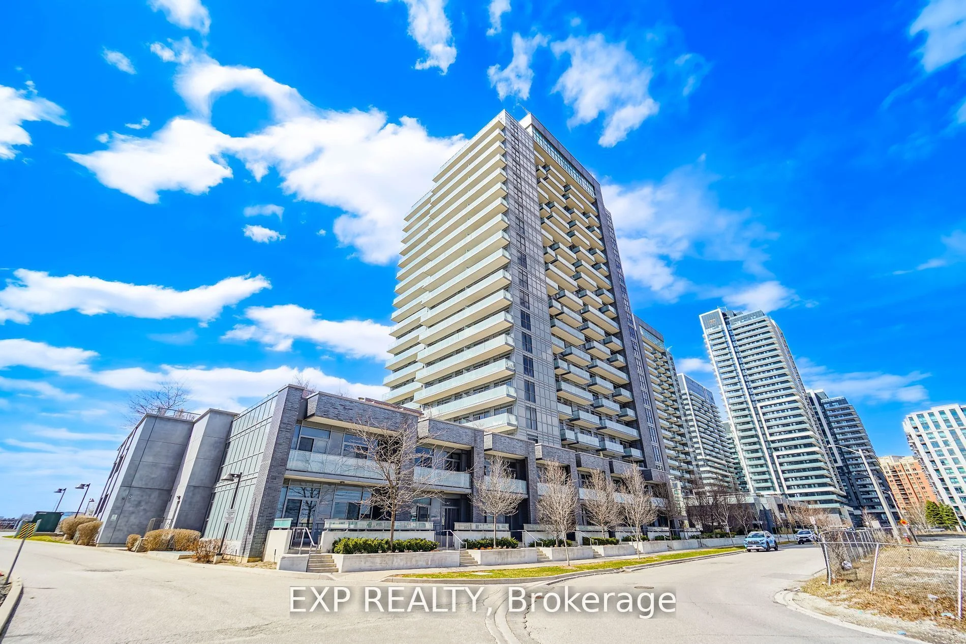 Condo Apartment in Richmond Hill