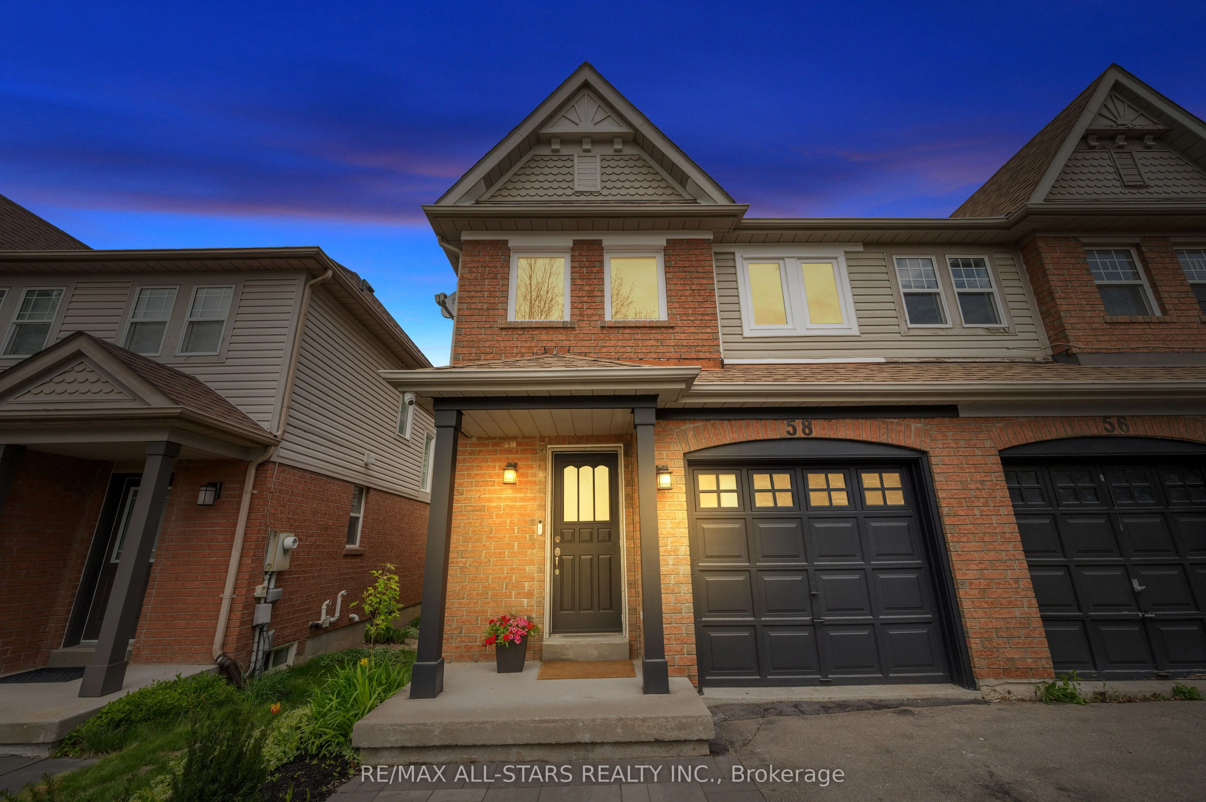 Semi-Detached in Aurora