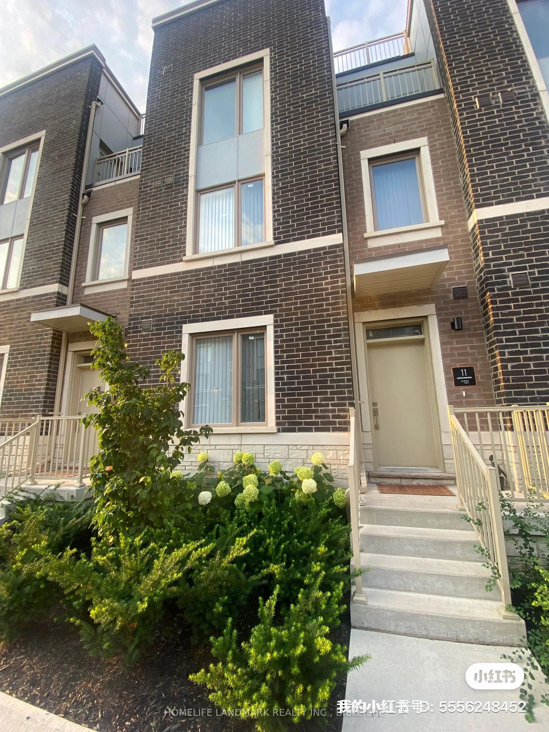 11 ALMOND BLOSSOM Mews 131, Vaughan, ON L4K 0N7