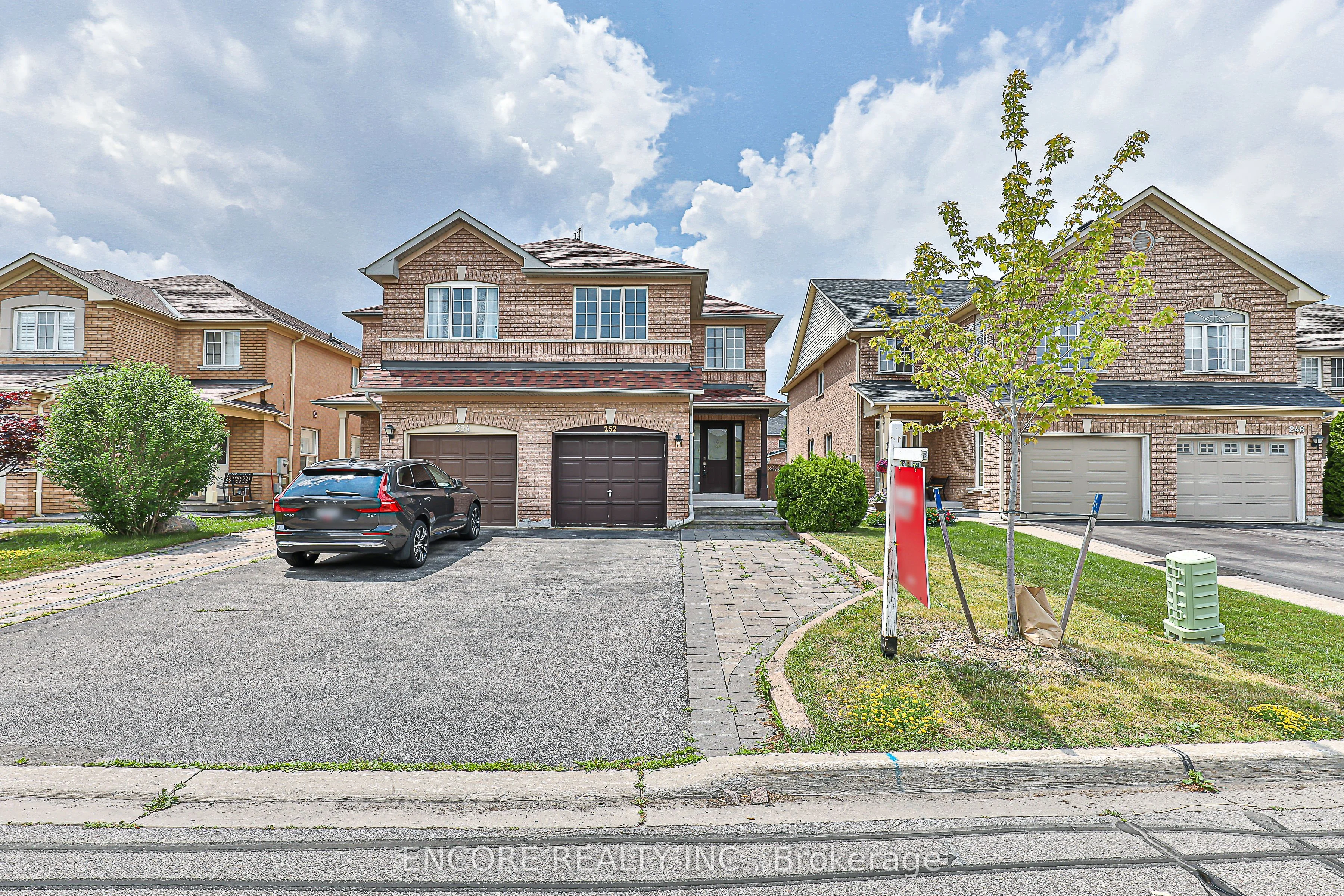 Semi-Detached in Vaughan