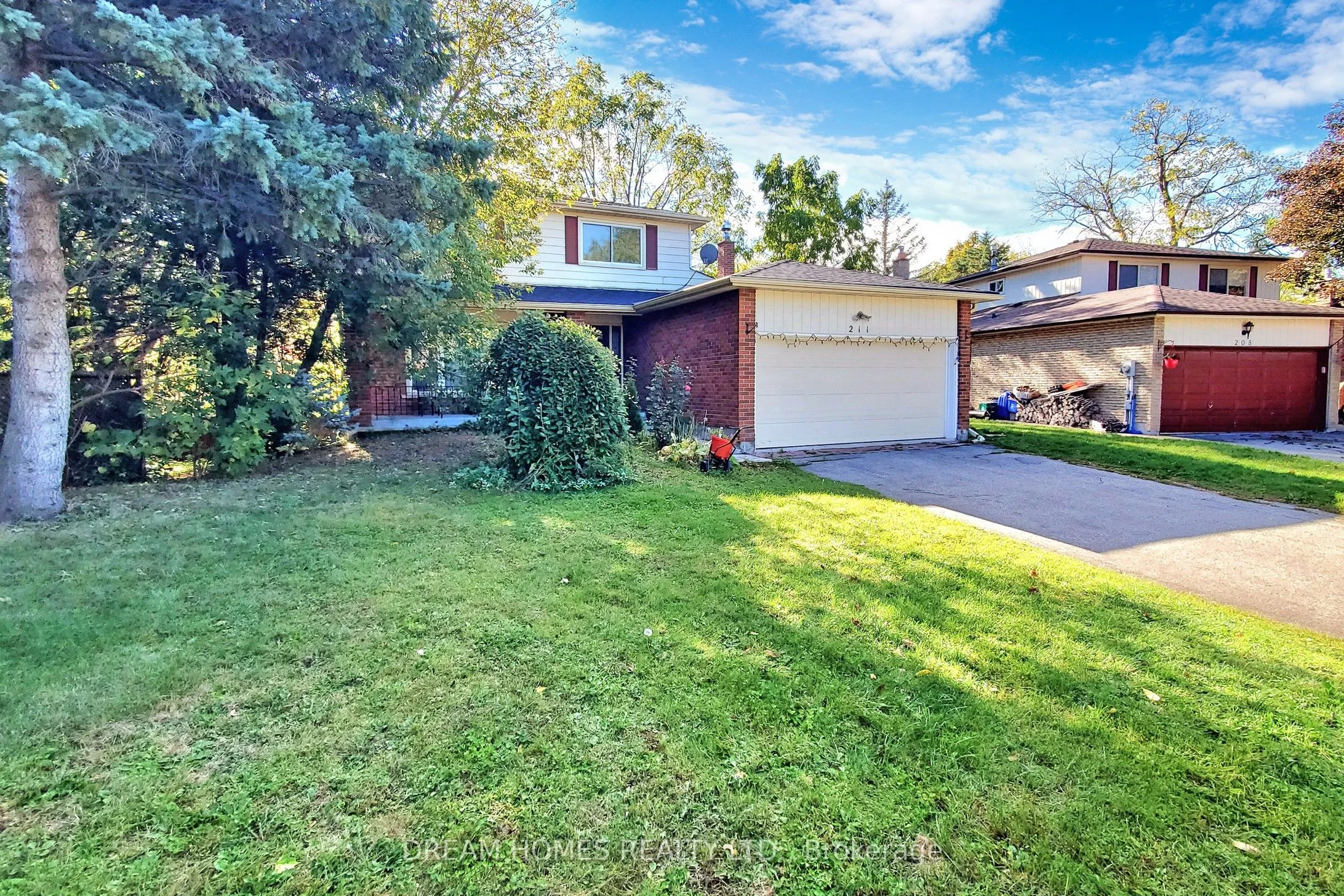211 Peterwood Court, Newmarket, On L3y 5p4
